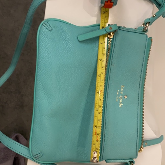Kate spade cross body bag. EUC - Picture 6 of 8